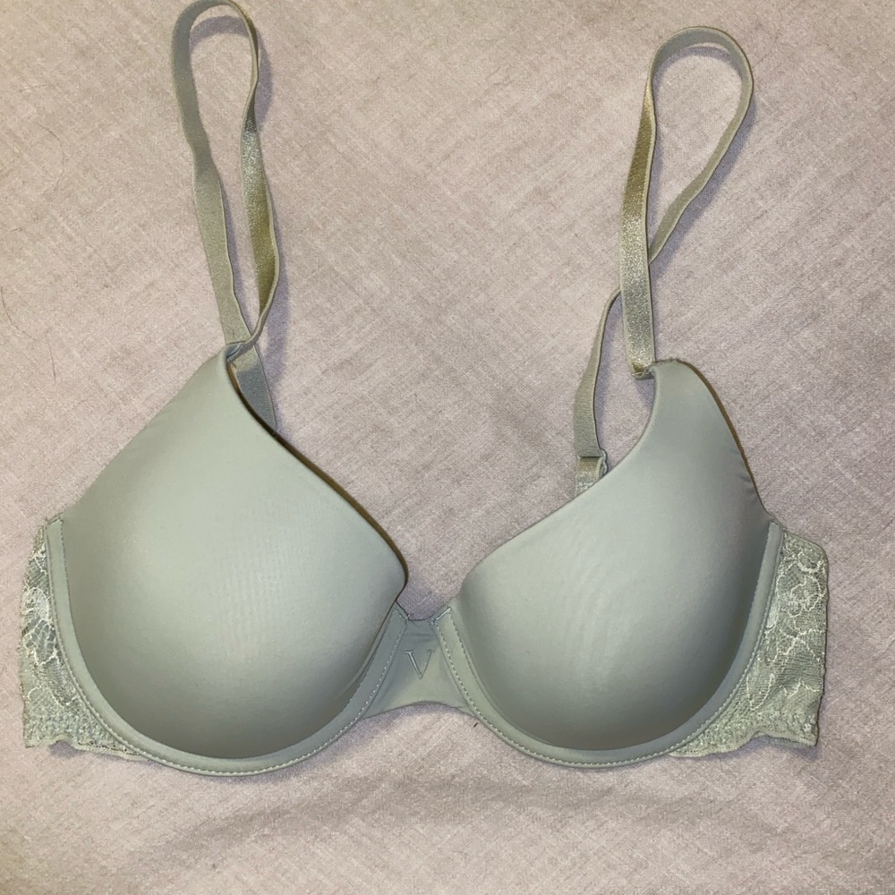 Victoria's Secret T-Shirt Lightly Lined Demo Mint Green Lace Bra